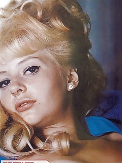 a naughty blonde 8463